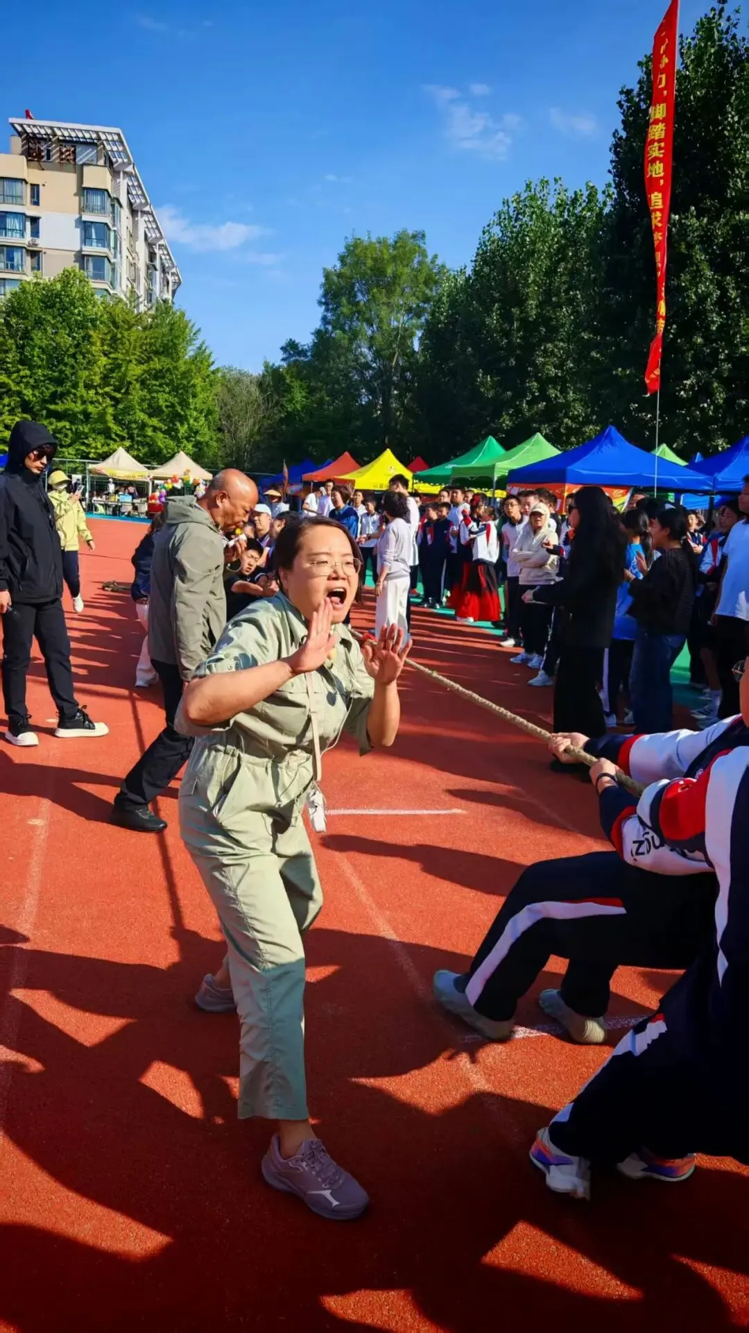 初二年级运动会掠影-第56张图片-四季读书网