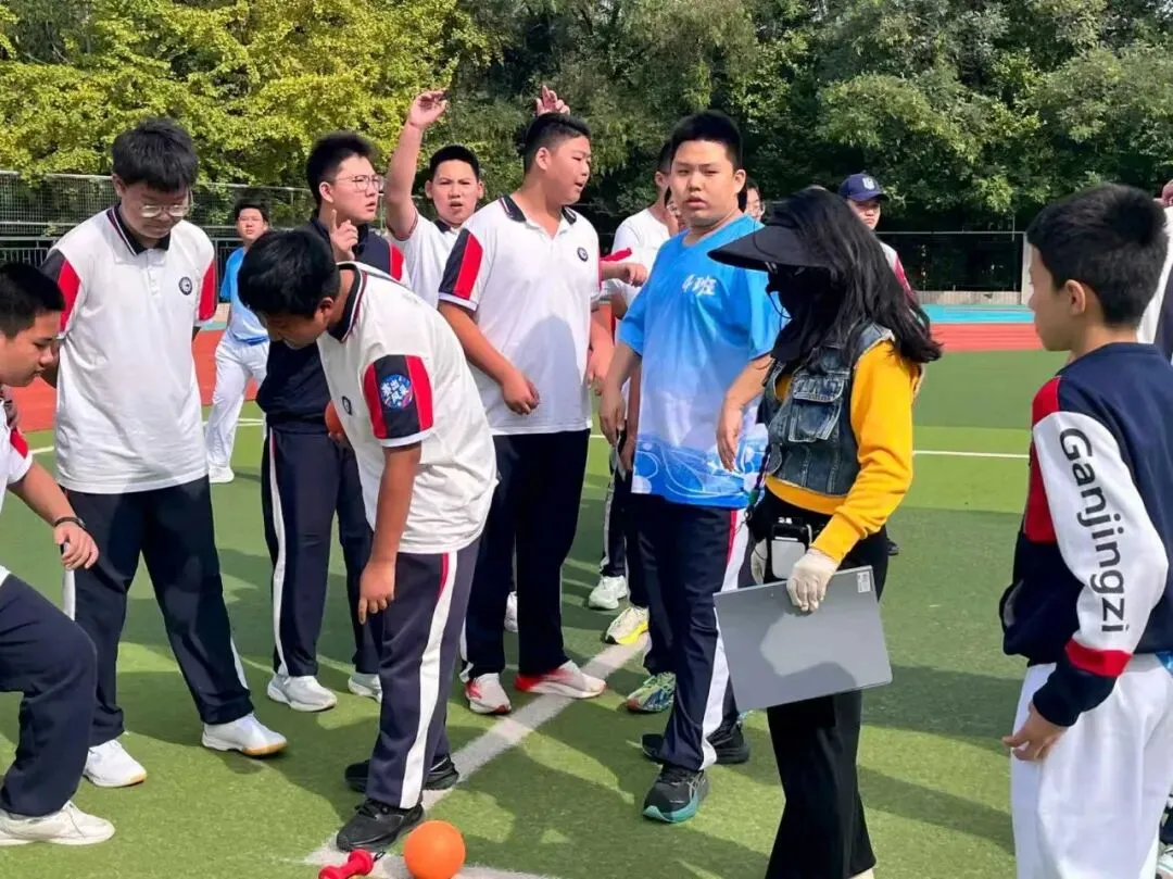 初二年级运动会掠影-第69张图片-四季读书网