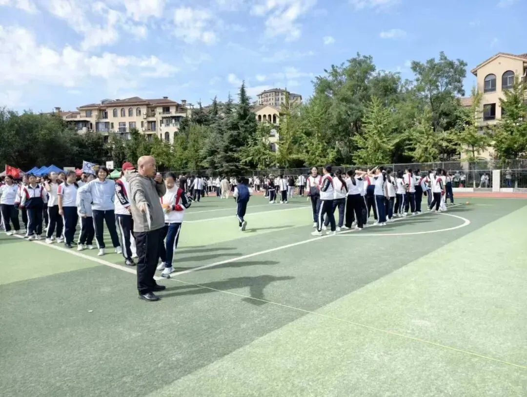 初二年级运动会掠影-第70张图片-四季读书网