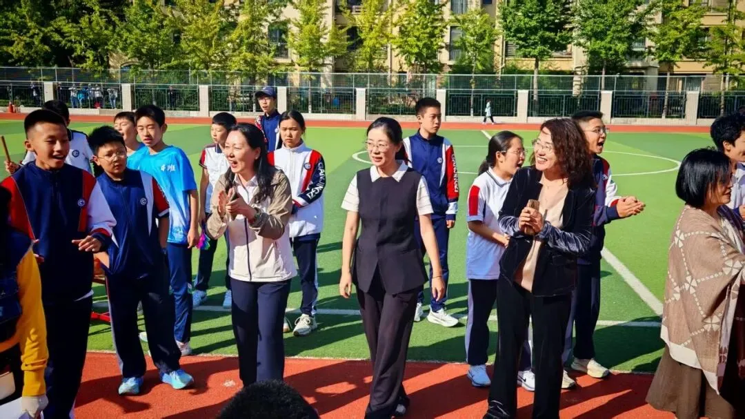 初二年级运动会掠影-第73张图片-四季读书网