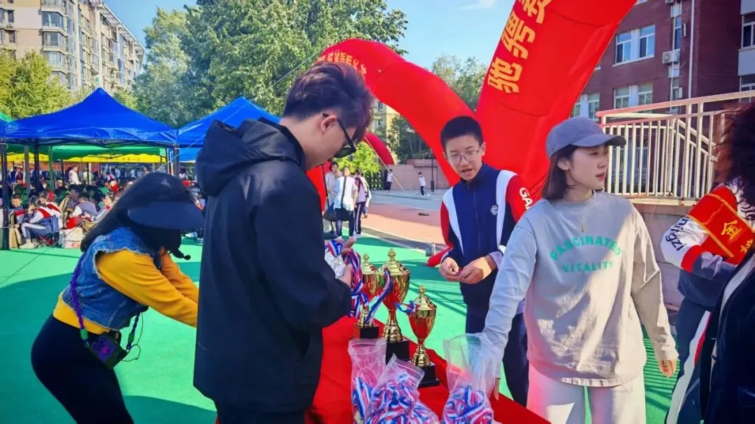 初二年级运动会掠影-第78张图片-四季读书网