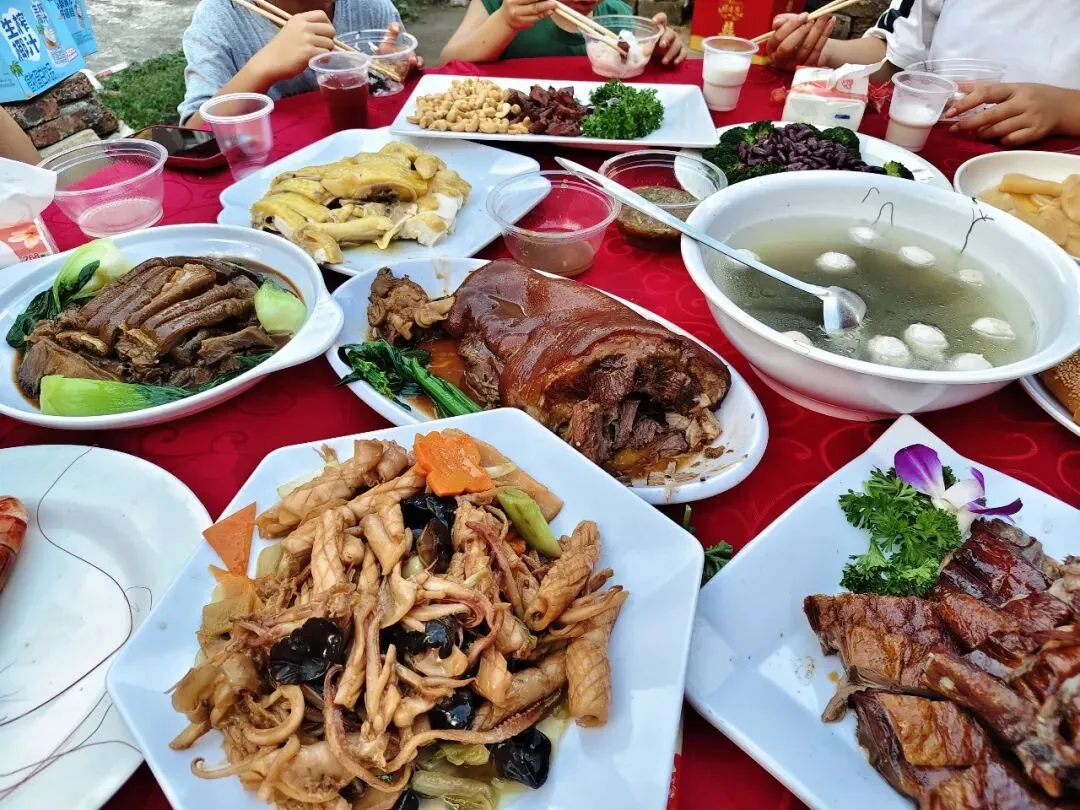 国庆喝喜酒,堂姐问中考目标,儿子承认想考重点高中,我为何不敢接话-第1张图片-四季读书网