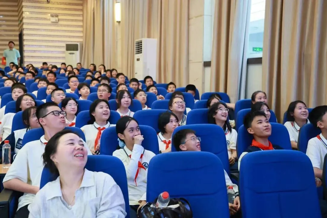 在立信,听见拔节的声音|初2026级初一入学教育日记范文集-第15张图片-四季读书网