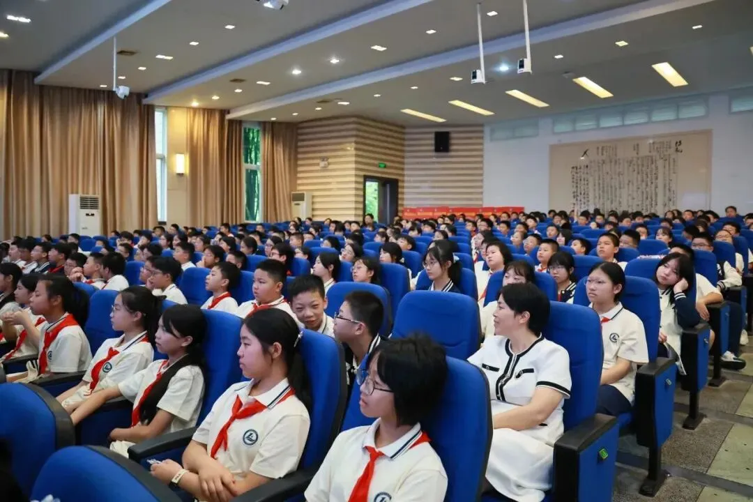 在立信,听见拔节的声音|初2026级初一入学教育日记范文集-第16张图片-四季读书网