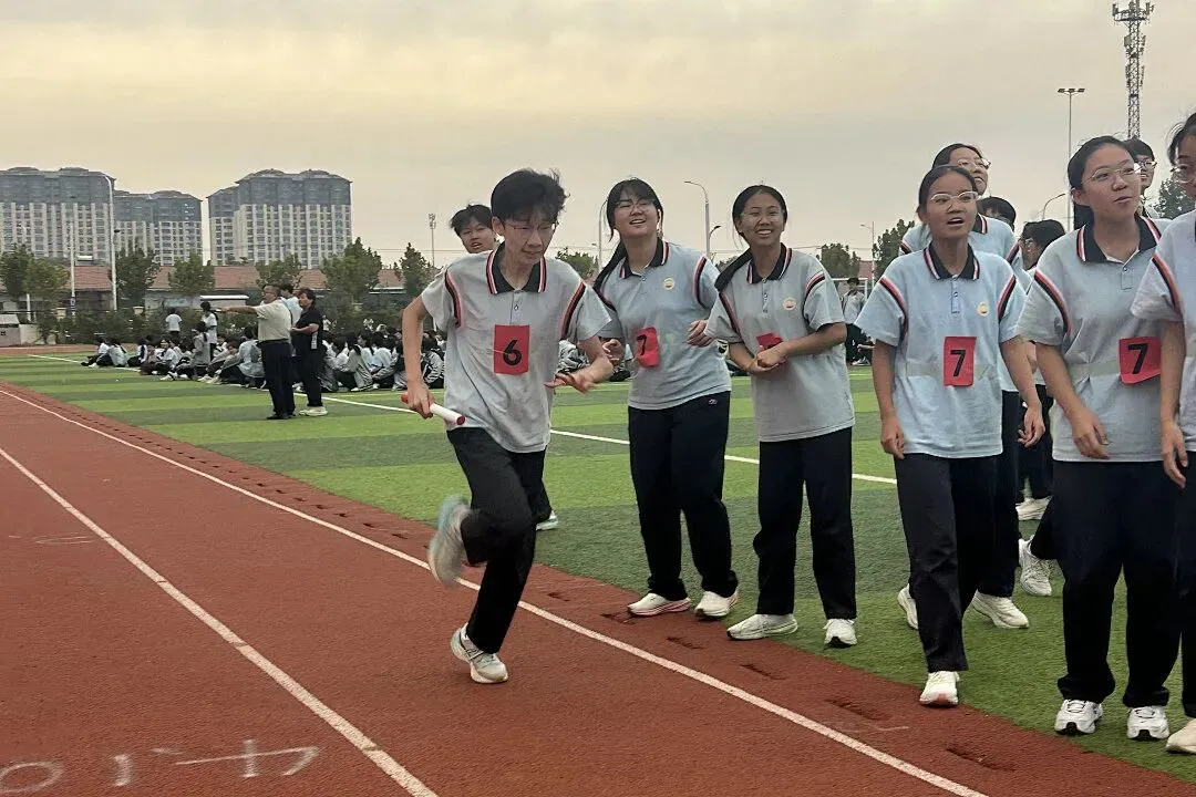 同心接力燃青春,聚力冲刺向中考——祥云实验学校初中部九年级班级接力赛圆满落幕-第25张图片-四季读书网