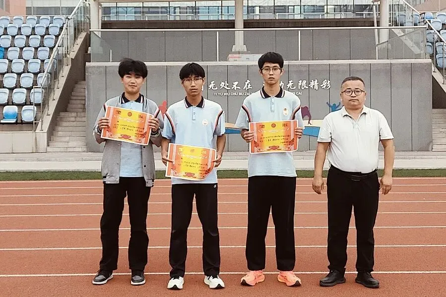 同心接力燃青春,聚力冲刺向中考——祥云实验学校初中部九年级班级接力赛圆满落幕-第28张图片-四季读书网
