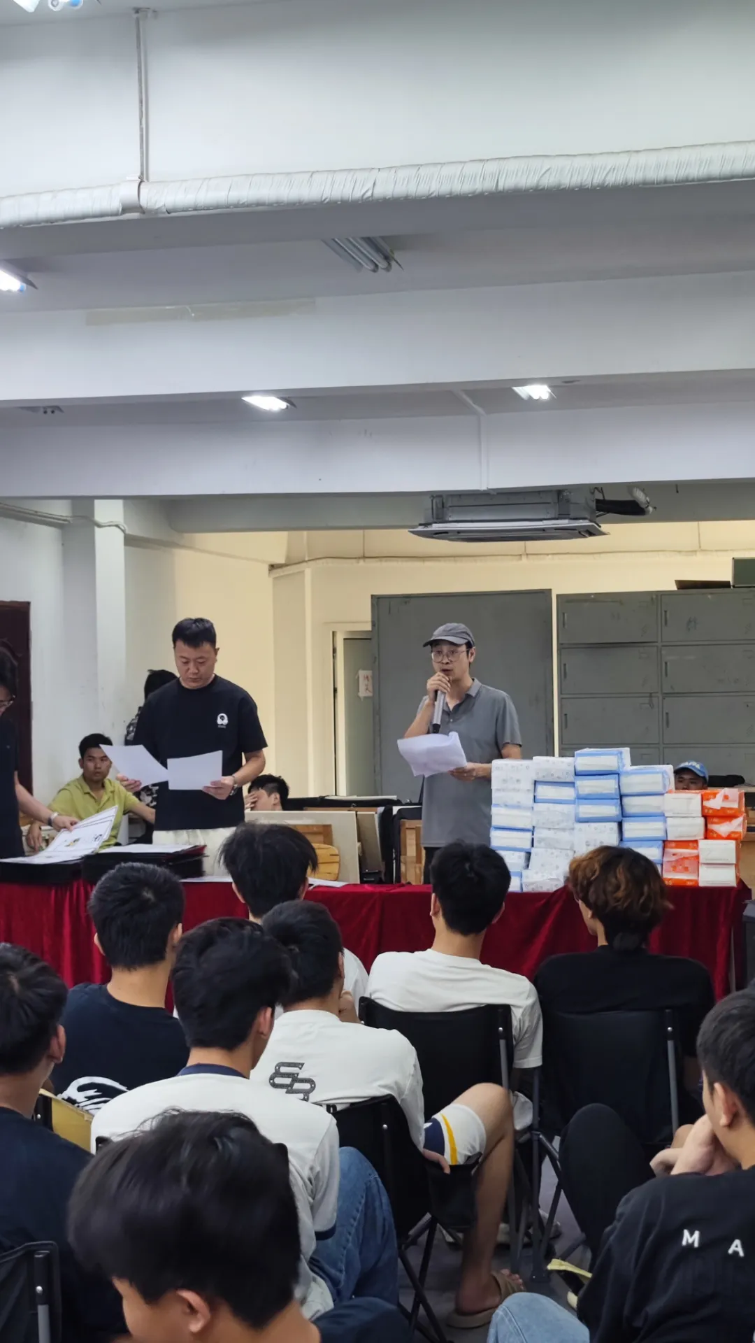 以笔为剑,蓄力前行|老鹰海南第一次模拟考表彰大会-第2张图片-四季读书网 以笔为剑,蓄力前行|老鹰海南第一次模拟考表彰大会-第2张图片-四季读书网