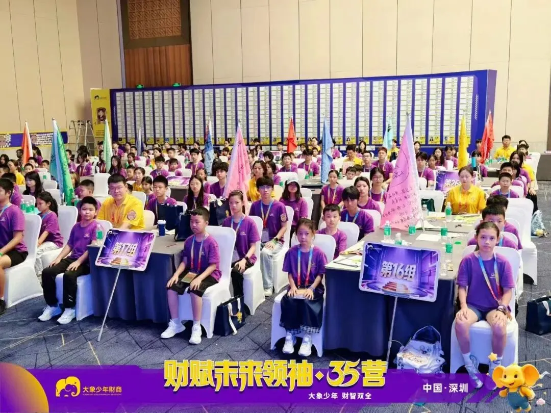 从“东航空姐下跪”看育儿:比起满分试卷,我更想给女儿这身“铠甲”-第2张图片-四季读书网