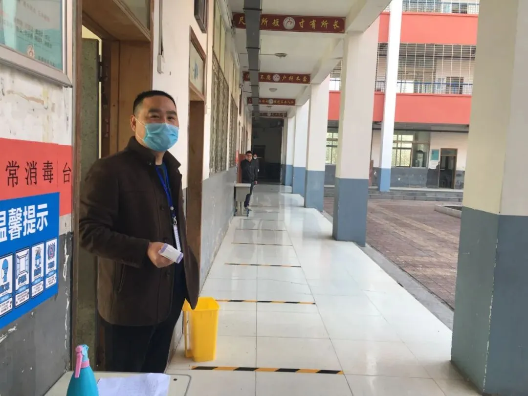 直击河南初三复学第一天——我们严阵以待,只为等你归来!-第36张图片-四季读书网 直击河南初三复学第一天——我们严阵以待,只为等你归来!-第36张图片-四季读书网