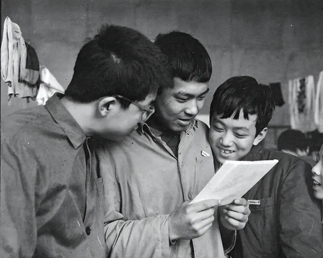 1977年恢复高考的试卷简单到小学生都会,为何录取率不到5%?-第2张图片-四季读书网