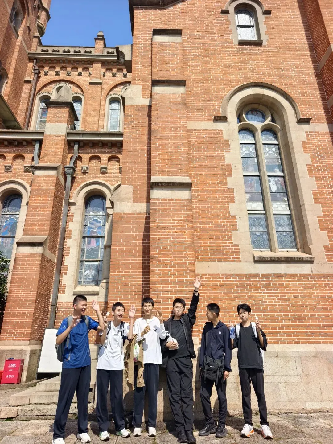 初三少年的一日放风:上午佘山登高,下午大湾烧烤-第4张图片-四季读书网 初三少年的一日放风:上午佘山登高,下午大湾烧烤-第4张图片-四季读书网