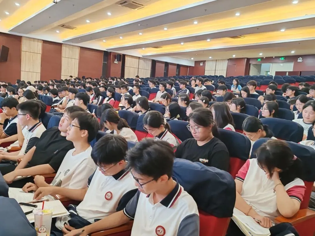 备考赋能,蓄力冲刺丨高考英语专题讲座走进泽国中学-第8张图片-四季读书网