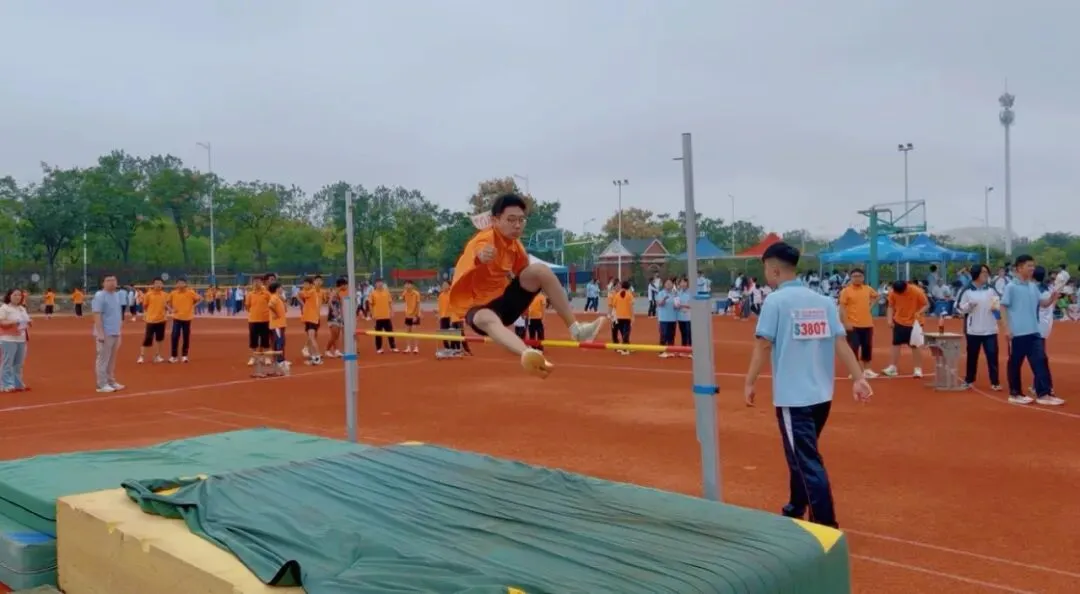 秋日赛场少年显锋芒 | 初三8班校运会全记录-第24张图片-四季读书网 秋日赛场少年显锋芒 | 初三8班校运会全记录-第24张图片-四季读书网
