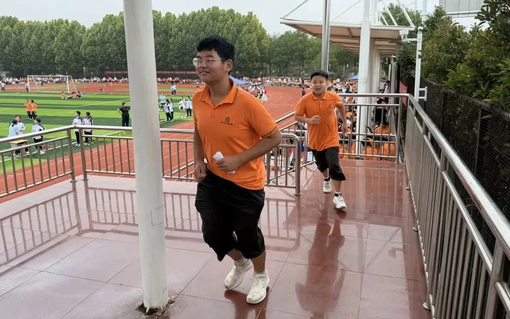 秋日赛场少年显锋芒 | 初三8班校运会全记录-第29张图片-四季读书网 秋日赛场少年显锋芒 | 初三8班校运会全记录-第29张图片-四季读书网