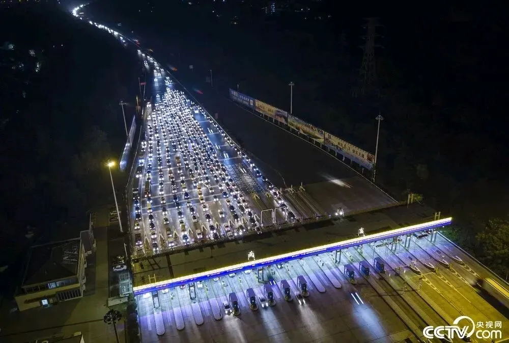 闵敬地理|2027高考热点分析,国庆返程高峰,把“堵车”拆成得分点-第1张图片-四季读书网