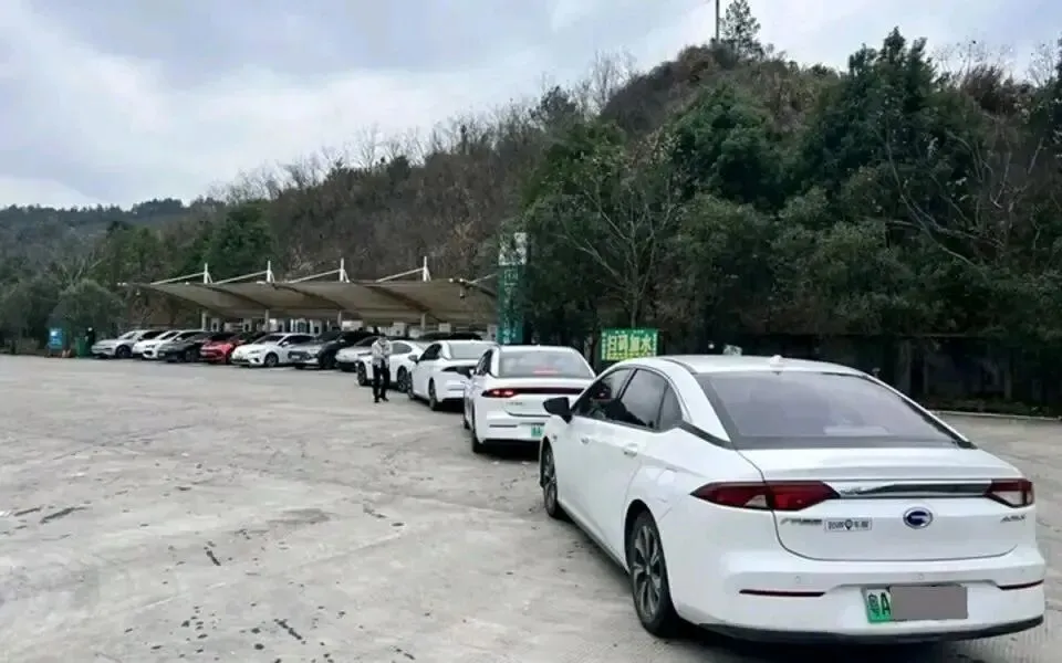 闵敬地理|2027高考热点分析,国庆返程高峰,把“堵车”拆成得分点-第4张图片-四季读书网
