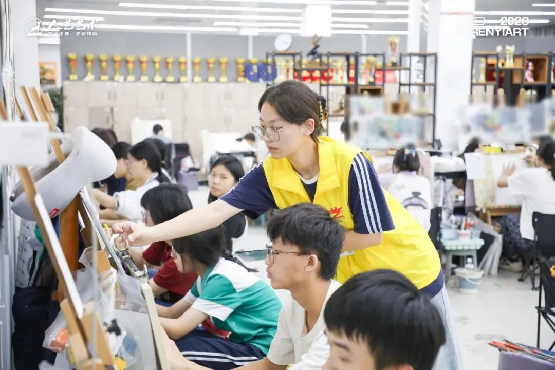 以模考为鉴,蓄力冲刺 | 2027届人艺学子二模考试纪实!-第7张图片-四季读书网 以模考为鉴,蓄力冲刺 | 2027届人艺学子二模考试纪实!-第7张图片-四季读书网