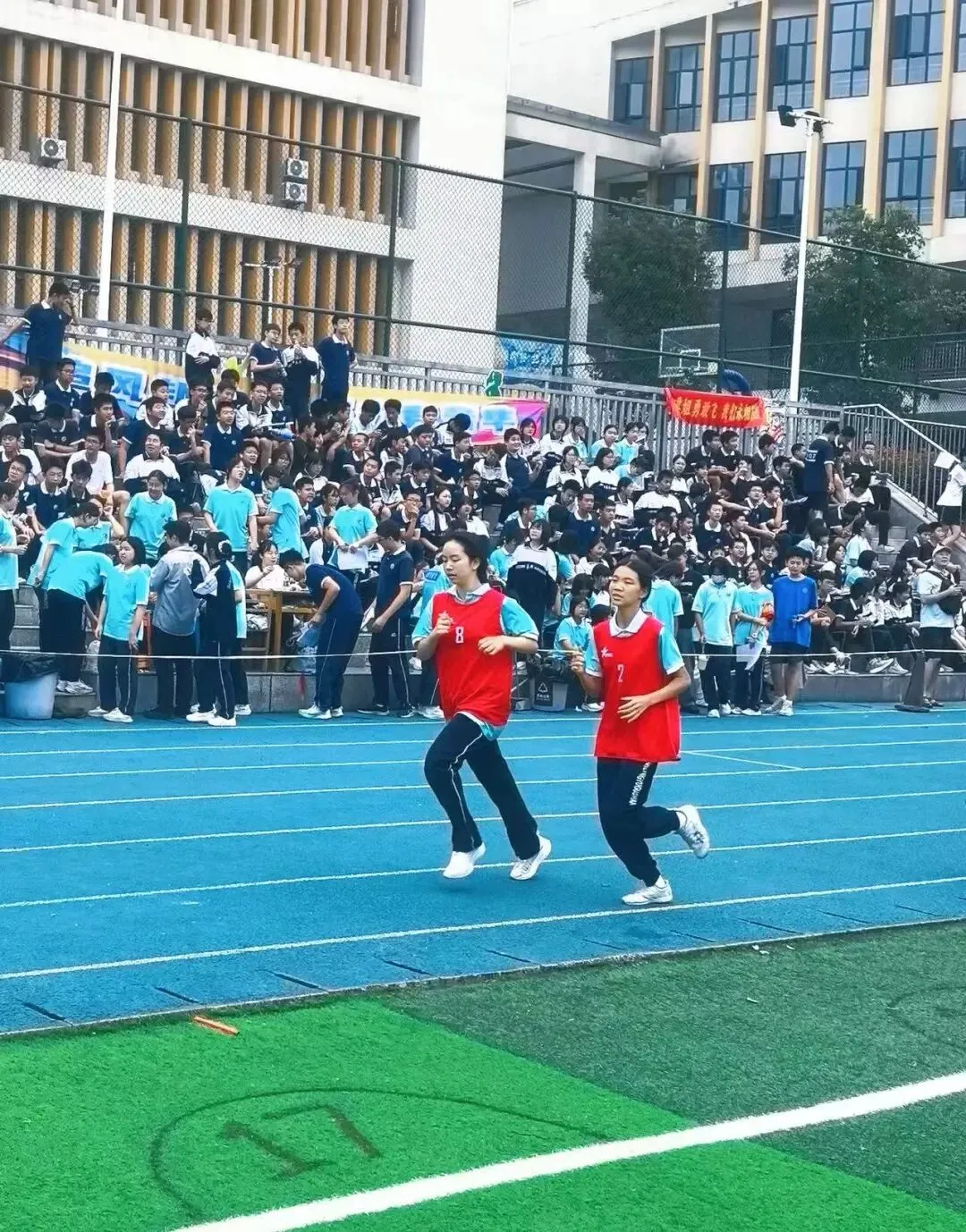 青春正飞扬,家校共成长——郡谷体育节暨初三亲子家长会活动纪实-第17张图片-四季读书网 青春正飞扬,家校共成长——郡谷体育节暨初三亲子家长会活动纪实-第17张图片-四季读书网