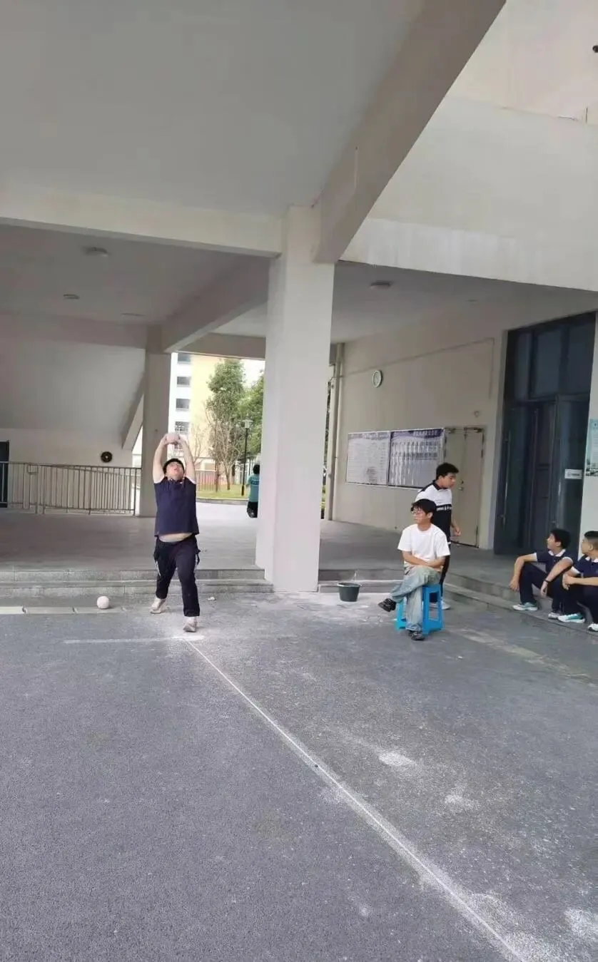 青春正飞扬,家校共成长——郡谷体育节暨初三亲子家长会活动纪实-第24张图片-四季读书网 青春正飞扬,家校共成长——郡谷体育节暨初三亲子家长会活动纪实-第24张图片-四季读书网