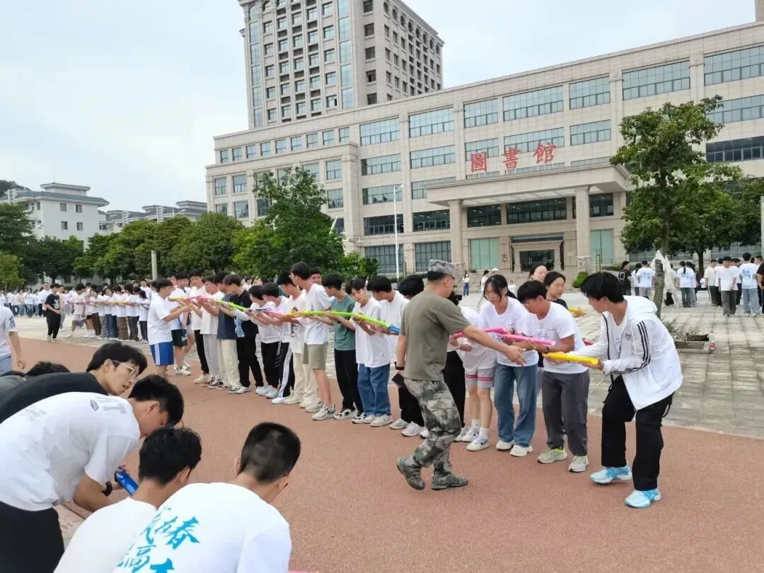 解答丨复读生和应届生,高考录取分数线一样吗?-第52张图片-四季读书网 解答丨复读生和应届生,高考录取分数线一样吗?-第52张图片-四季读书网