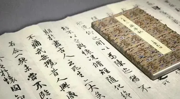 高考语文146分的卷面到底长啥样?确认过字体,是我模仿不了的......-第8张图片-四季读书网 高考语文146分的卷面到底长啥样?确认过字体,是我模仿不了的......-第8张图片-四季读书网
