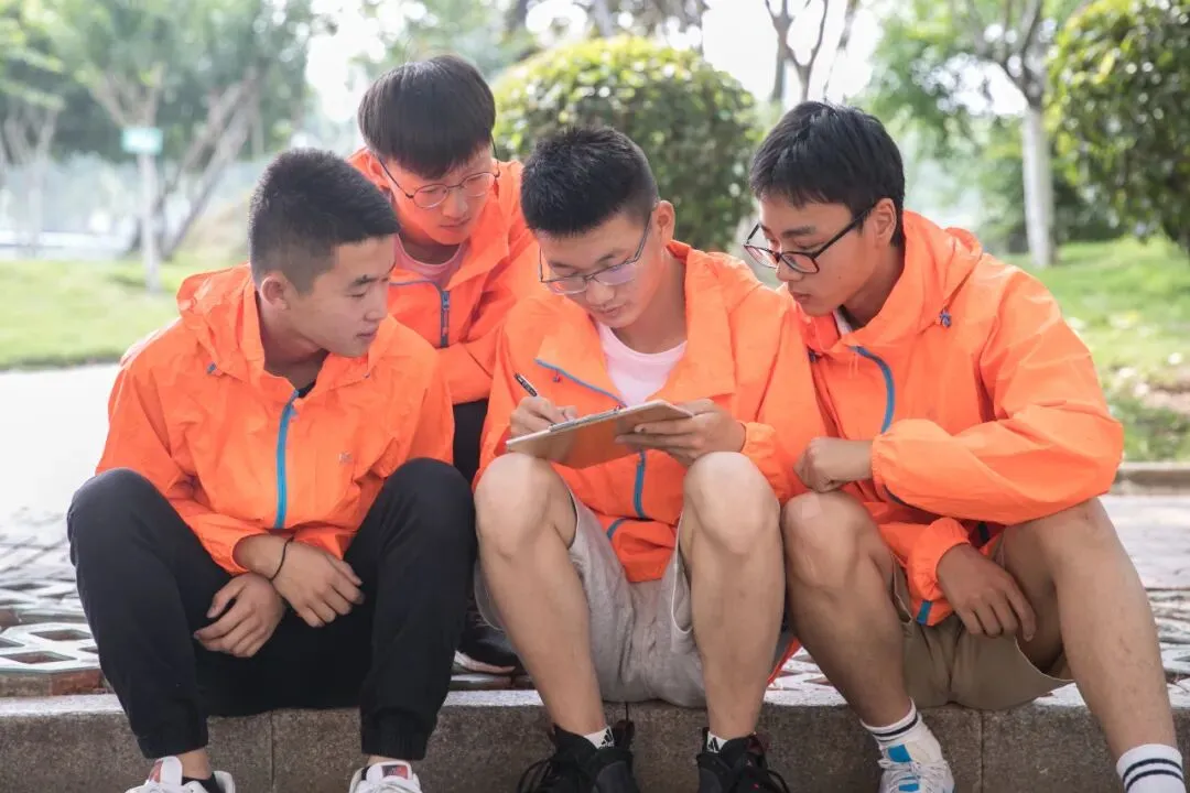 《南京广播电视台》中考分数公布后,志愿填报不亚于“第二场大考”!-第6张图片-四季读书网