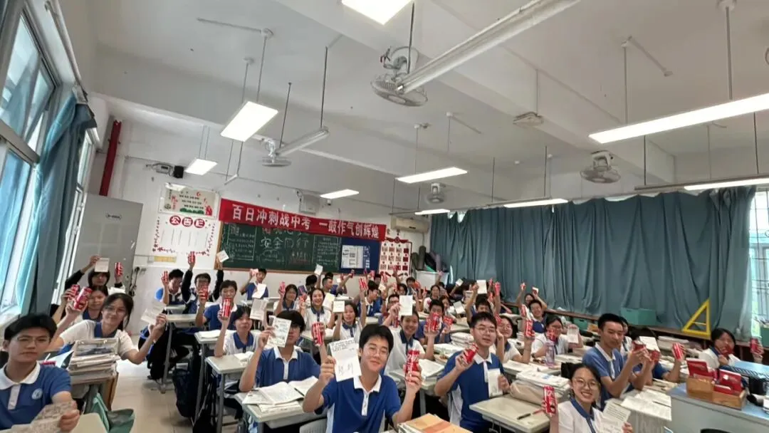 深圳中考独木桥难走?航空定向班,初三起点,升学+民航就业双保障-第2张图片-四季读书网 深圳中考独木桥难走?航空定向班,初三起点,升学+民航就业双保障-第2张图片-四季读书网