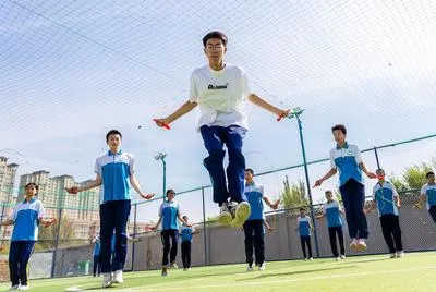 为了让娃中考体育拿满分,我们把体育课活活上成了＂数学课＂-第2张图片-四季读书网