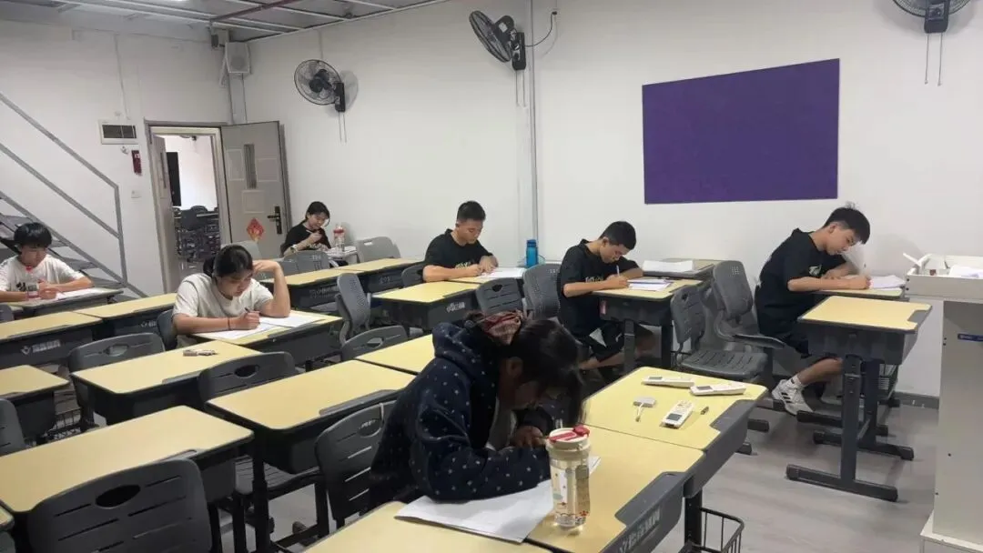 十月砺剑,初试锋芒 | 拓鑫 27 届中考部首次月考纪实!-第3张图片-四季读书网