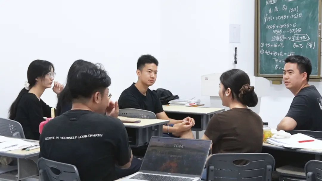 十月砺剑,初试锋芒 | 拓鑫 27 届中考部首次月考纪实!-第8张图片-四季读书网