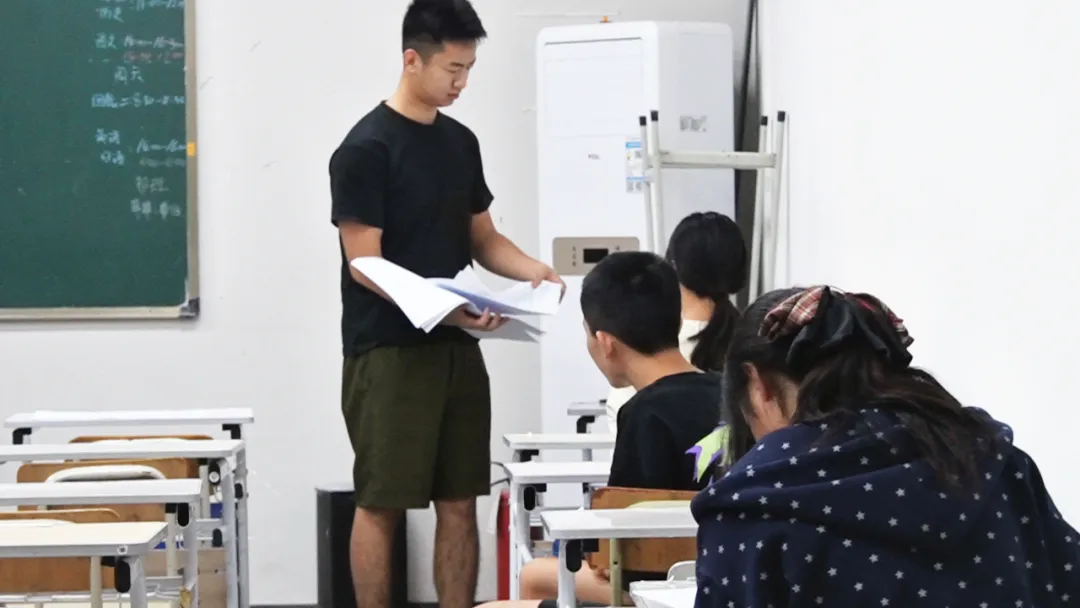 十月砺剑,初试锋芒 | 拓鑫 27 届中考部首次月考纪实!-第15张图片-四季读书网