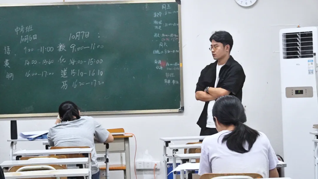 十月砺剑,初试锋芒 | 拓鑫 27 届中考部首次月考纪实!-第16张图片-四季读书网