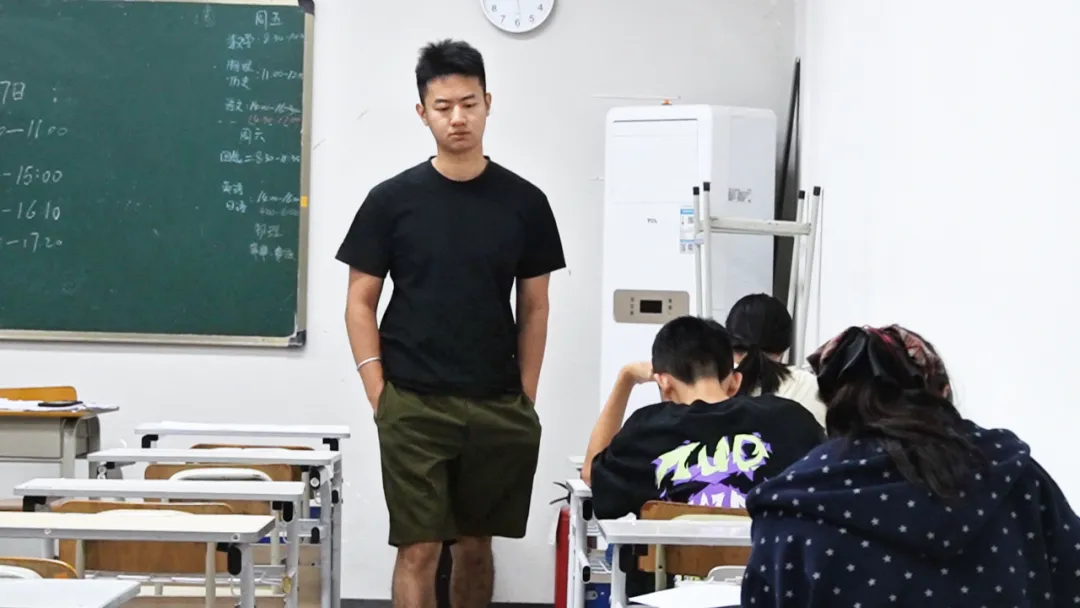 十月砺剑,初试锋芒 | 拓鑫 27 届中考部首次月考纪实!-第21张图片-四季读书网