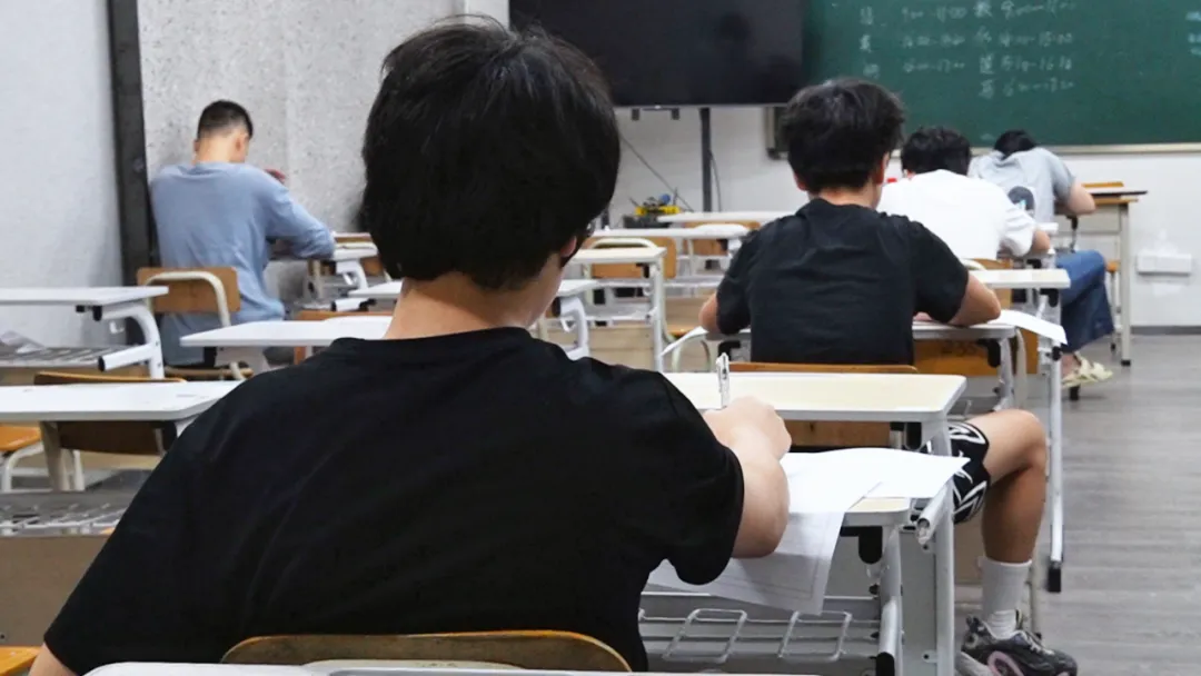 十月砺剑,初试锋芒 | 拓鑫 27 届中考部首次月考纪实!-第28张图片-四季读书网