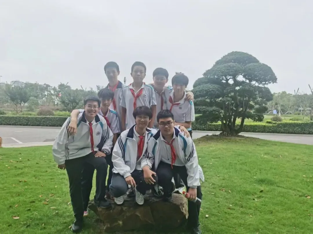 上海市第四中学初三年级开展秋季社会实践活动-第18张图片-四季读书网