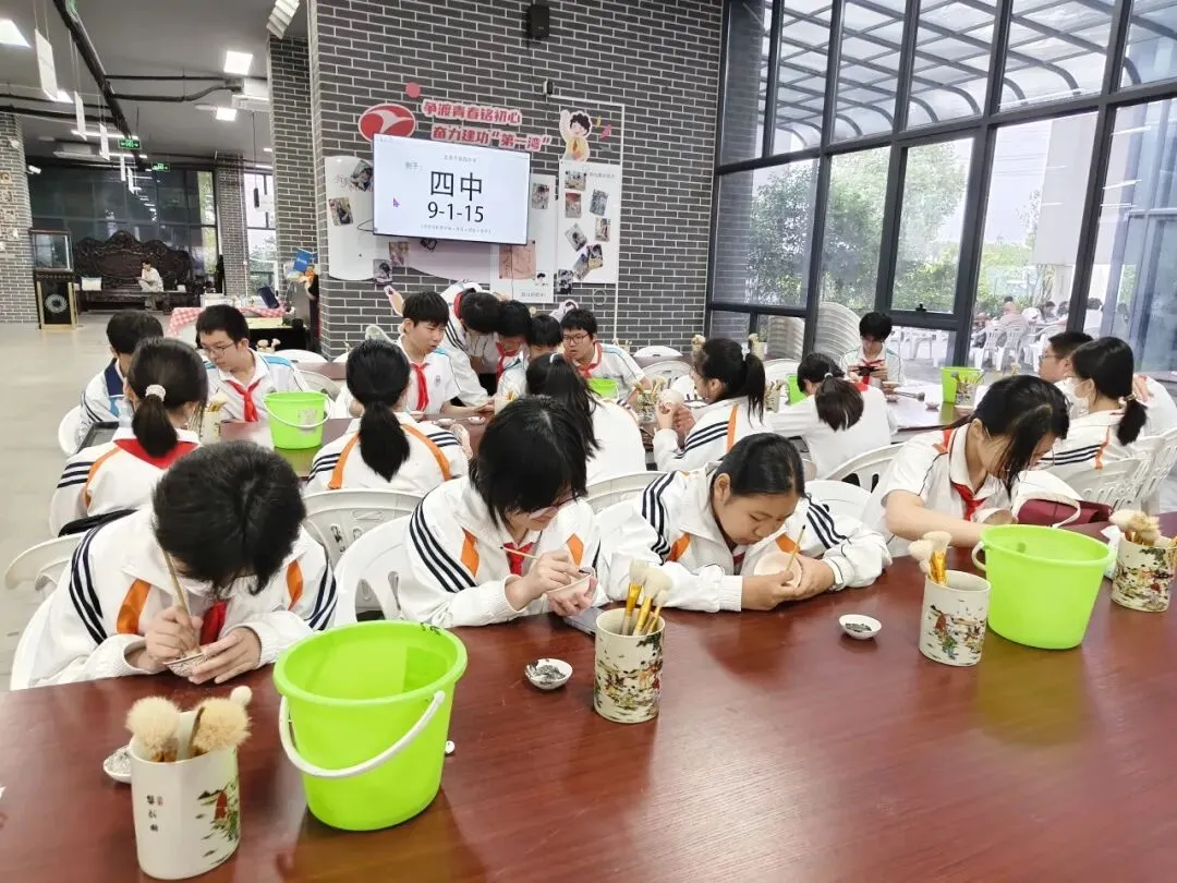 上海市第四中学初三年级开展秋季社会实践活动-第29张图片-四季读书网