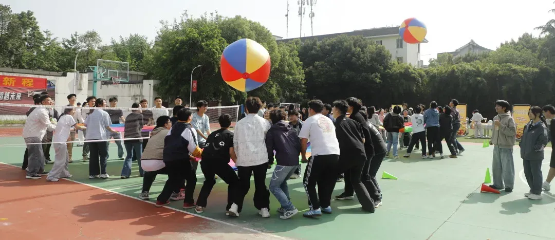 成都高考复读学校|成都丹秋美亚学校2027届高考复读班招生简章!-第61张图片-四季读书网