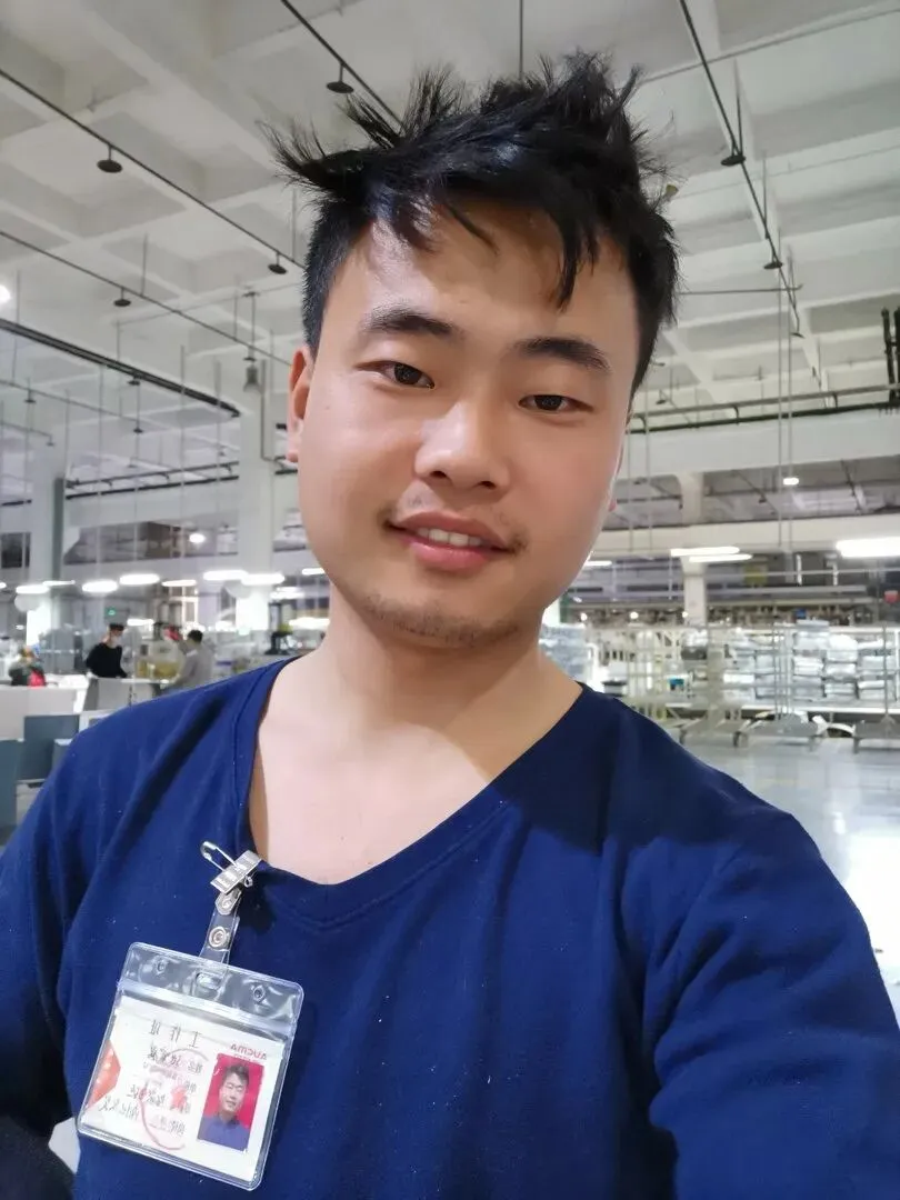 初二辍学的农村娃,17岁成了上万人集团里最年轻的管理者-第11张图片-四季读书网