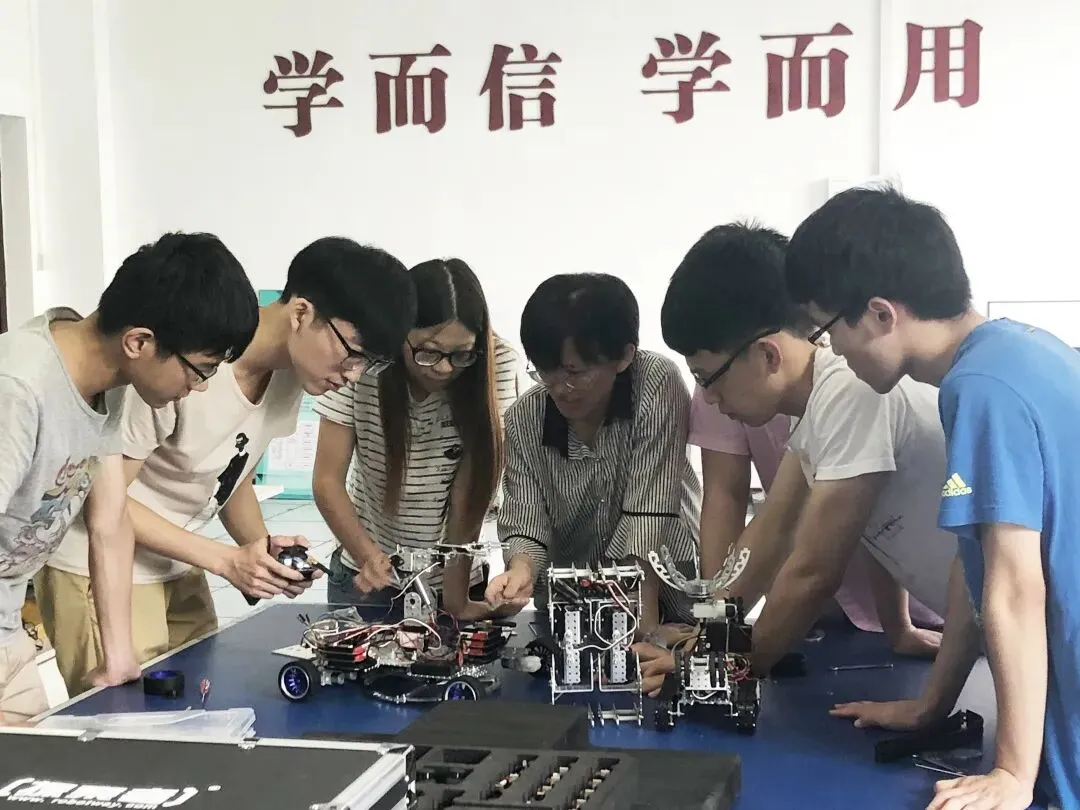高考倒计时20天 | 逐浪钱江,扬帆起航!杭州师范大学钱江学院为学子加油!-第5张图片-四季读书网
