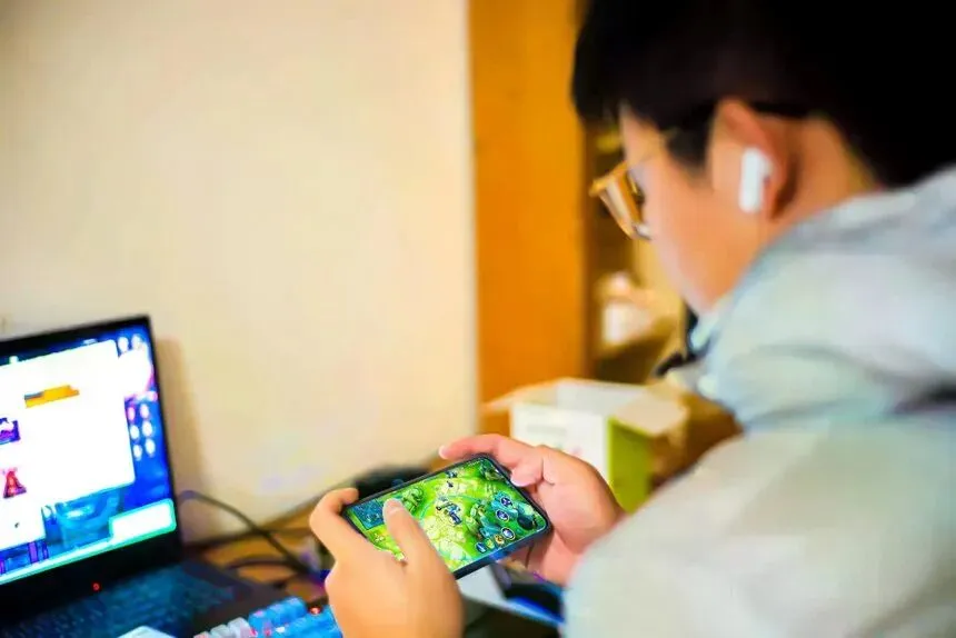 为青春设防,为未来护航|初一年级禁毒宣传教育专题讲座-第14张图片-四季读书网 为青春设防,为未来护航|初一年级禁毒宣传教育专题讲座-第14张图片-四季读书网