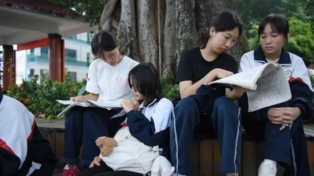 “试”不可挡 | 2025高考!勐腊少年加油-第11张图片-四季读书网