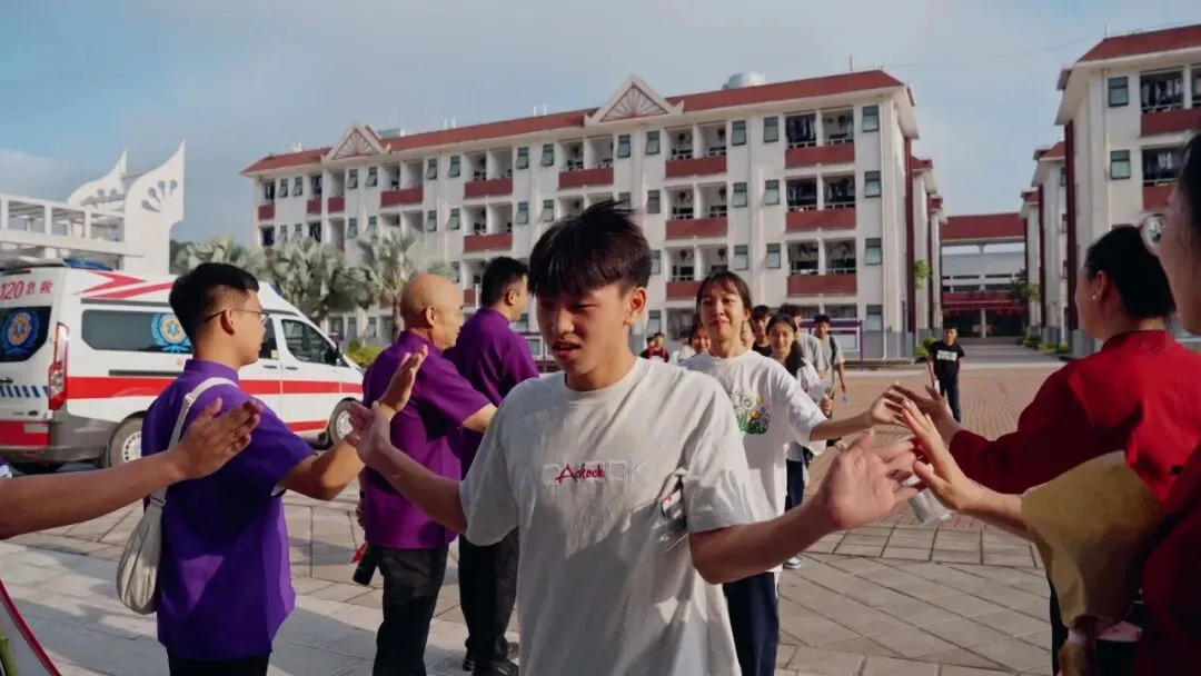 “试”不可挡 | 2025高考!勐腊少年加油-第46张图片-四季读书网