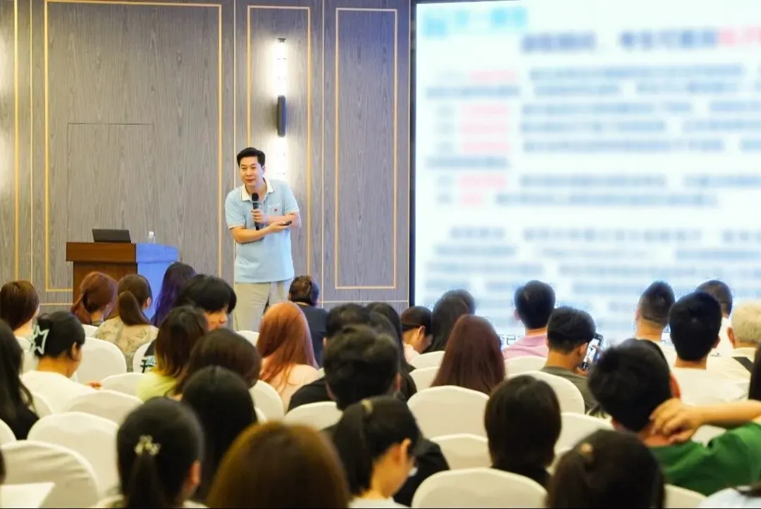 武汉华壹高考|2027届高三10月高考热点速看:三大招飞、港澳综评、报名...-第18张图片-四季读书网 武汉华壹高考|2027届高三10月高考热点速看:三大招飞、港澳综评、报名...-第18张图片-四季读书网