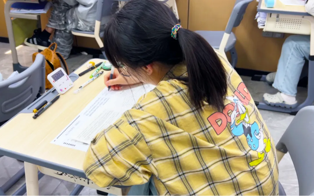 武汉华壹高考|2027届高三10月高考热点速看:三大招飞、港澳综评、报名...-第47张图片-四季读书网 武汉华壹高考|2027届高三10月高考热点速看:三大招飞、港澳综评、报名...-第47张图片-四季读书网