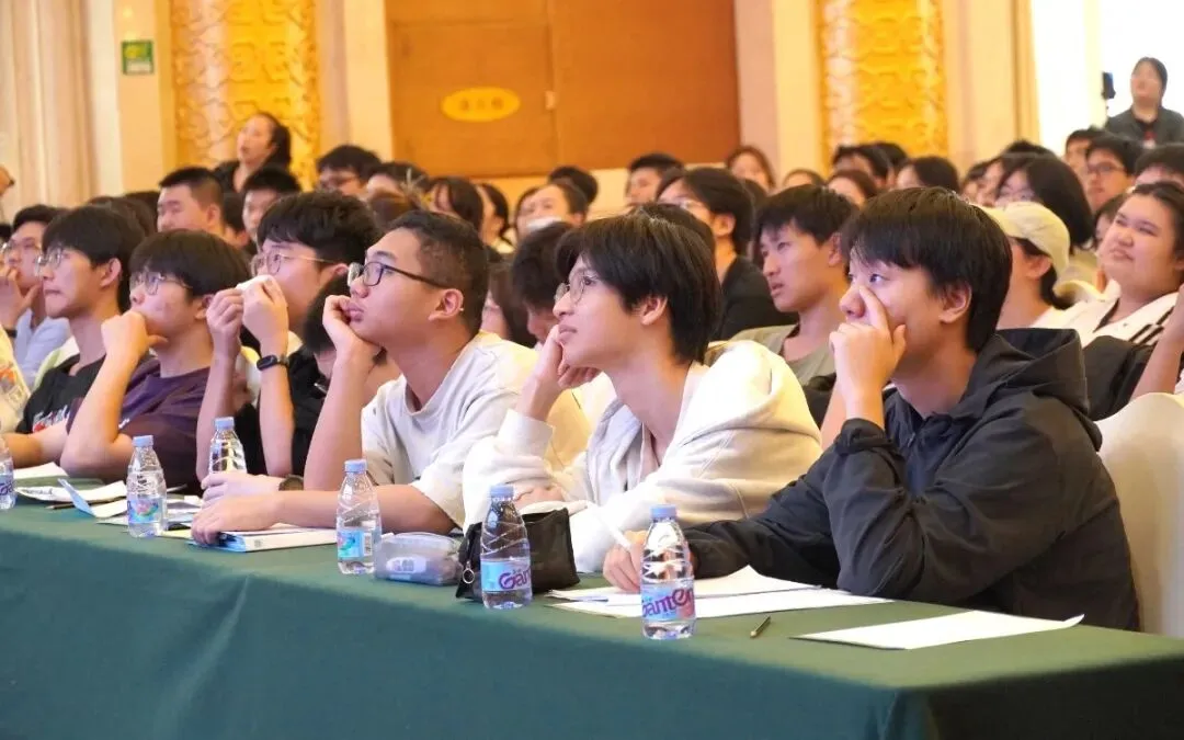 武汉华壹高考|2027届高三10月高考热点速看:三大招飞、港澳综评、报名...-第249张图片-四季读书网 武汉华壹高考|2027届高三10月高考热点速看:三大招飞、港澳综评、报名...-第249张图片-四季读书网