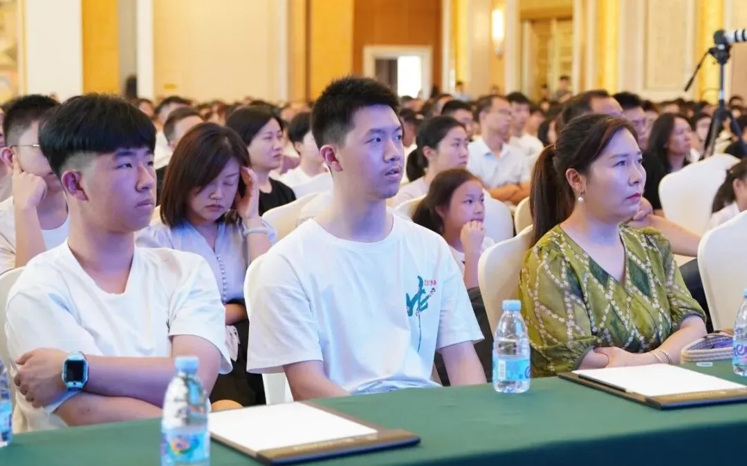 武汉华壹高考|2027届高三10月高考热点速看:三大招飞、港澳综评、报名...-第256张图片-四季读书网 武汉华壹高考|2027届高三10月高考热点速看:三大招飞、港澳综评、报名...-第256张图片-四季读书网