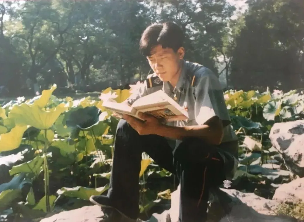 26年前,轰动全国的北大保安高考第一人,后来怎么样了?-第8张图片-四季读书网