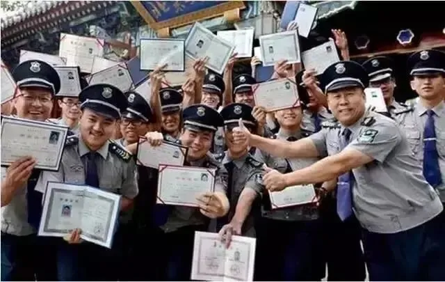 26年前,轰动全国的北大保安高考第一人,后来怎么样了?-第11张图片-四季读书网