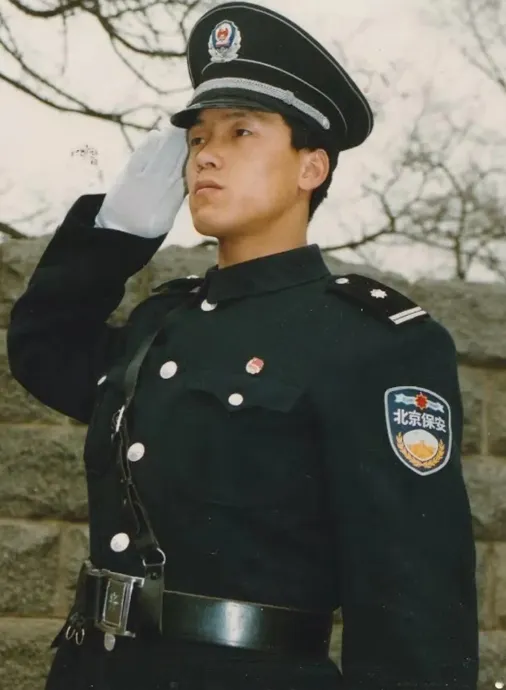 26年前,轰动全国的北大保安高考第一人,后来怎么样了?-第12张图片-四季读书网
