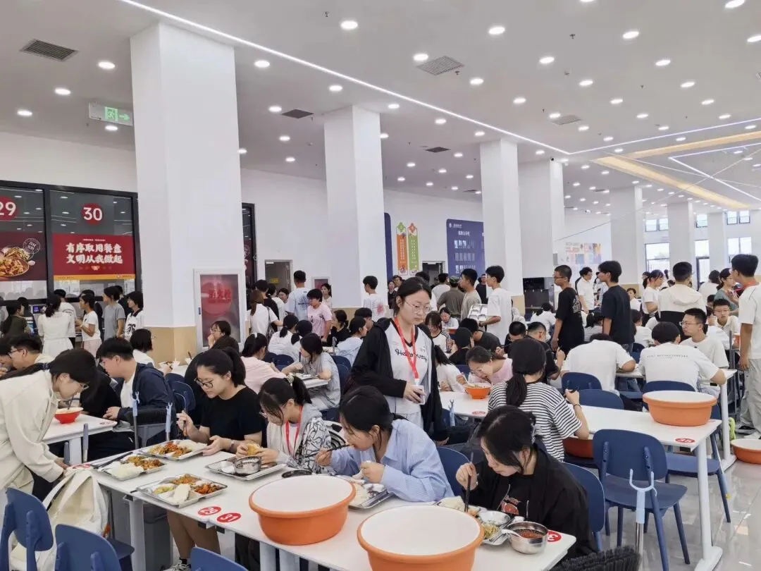 很多三河、北三县初三家长问,民办高中日常是什么样?-第4张图片-四季读书网